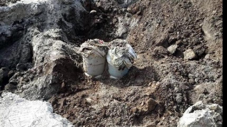 Şenkaya'da yola tuzaklanmış bomba imha edildi