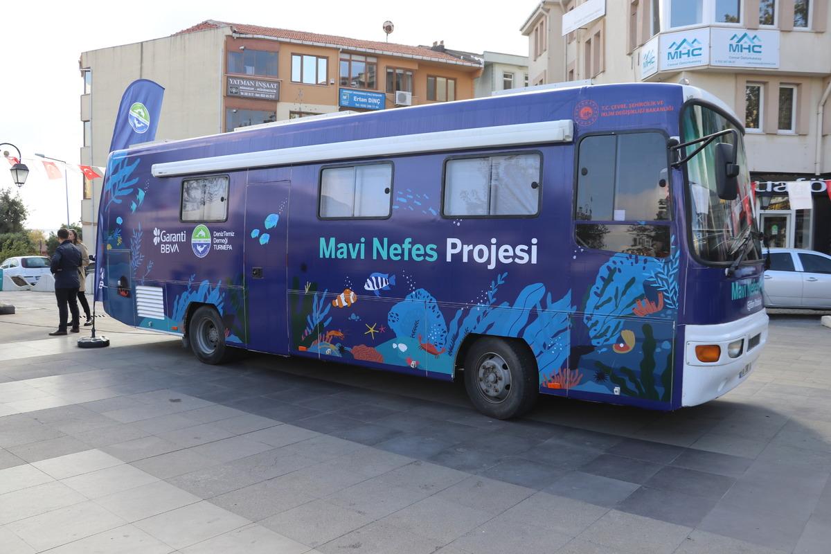 "Mavi Nefes Projesi Eğitim Otob&uuml;s&uuml;" 60 bin &ouml;ğrenciye ulaşmayı hedefliyor