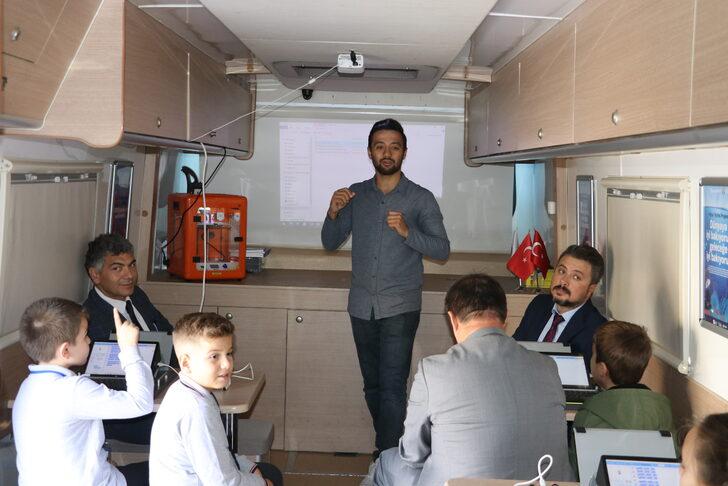 "Mavi Nefes Projesi Eğitim Otobüsü" 60 bin öğrenciye ulaşmayı hedefliyor G5