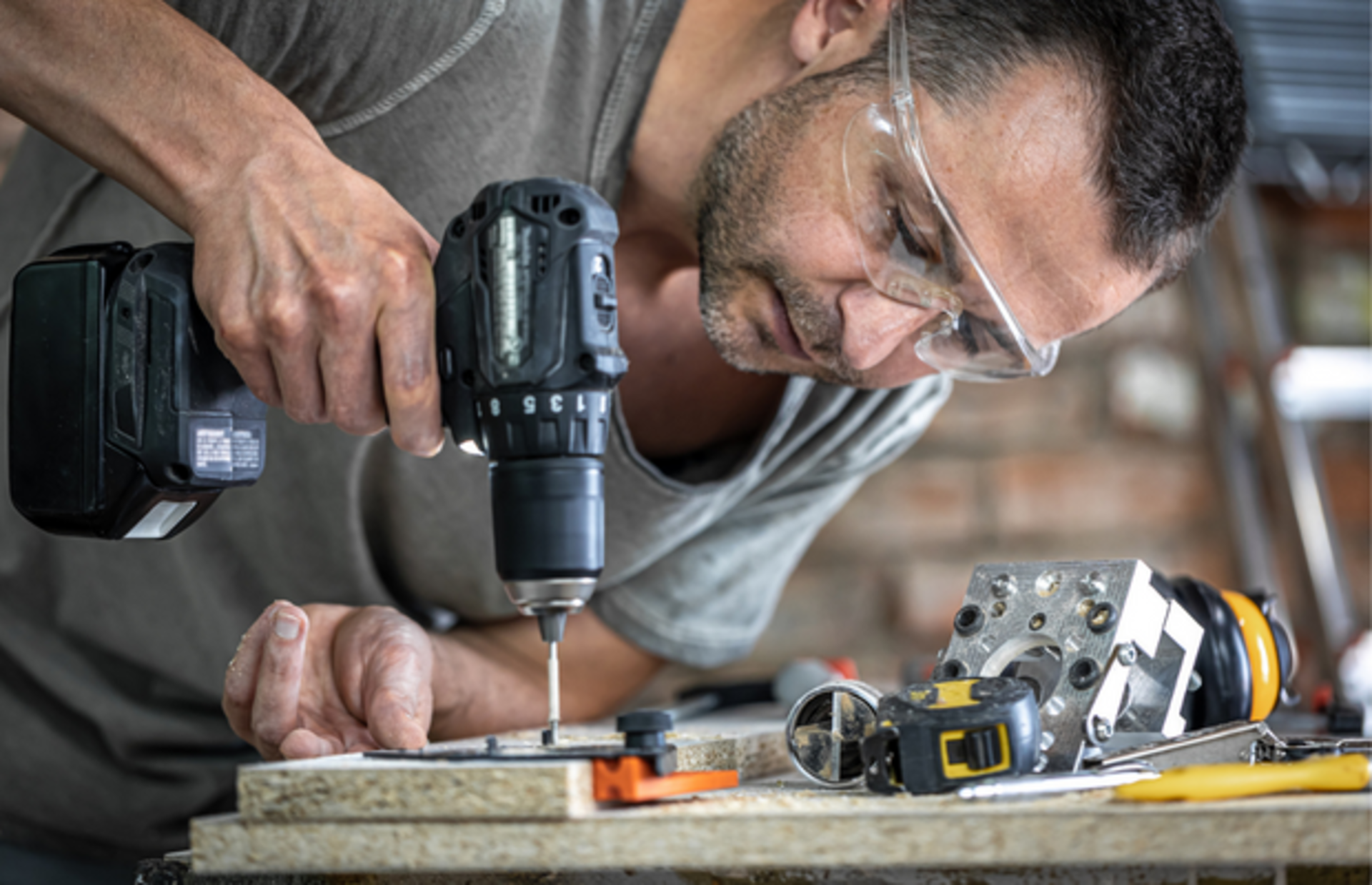 Profesyonel kullanım için birebir en iyi darbeli matkap seçenekleri ve markaları