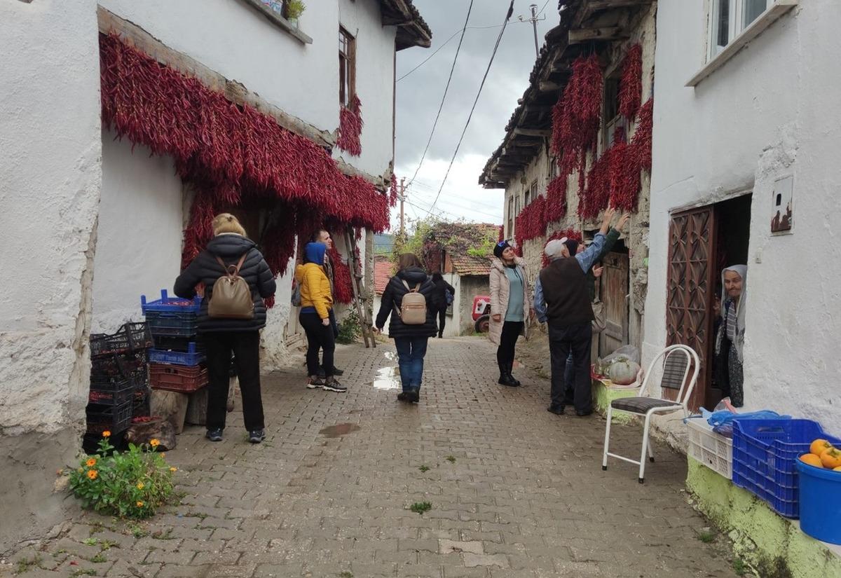&Ccedil;ukur&ouml;ren k&ouml;y&uuml; fotoğraf tutkunlarının mekanı oldu