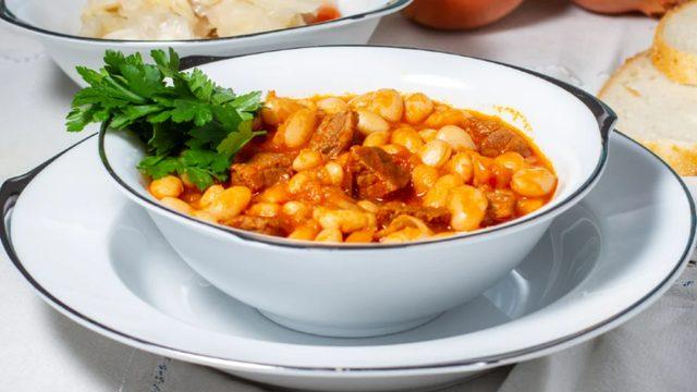 Tıpkı lokantadakilerin tadında: Etli kuru fasulye tarifi! Etli kuru fasulye nasıl yapılır?