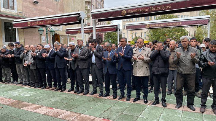 Bartın'da hayatını kaybeden 41 madenci için Eskişehir'de gıyabi cenaze namazı kılındı G2