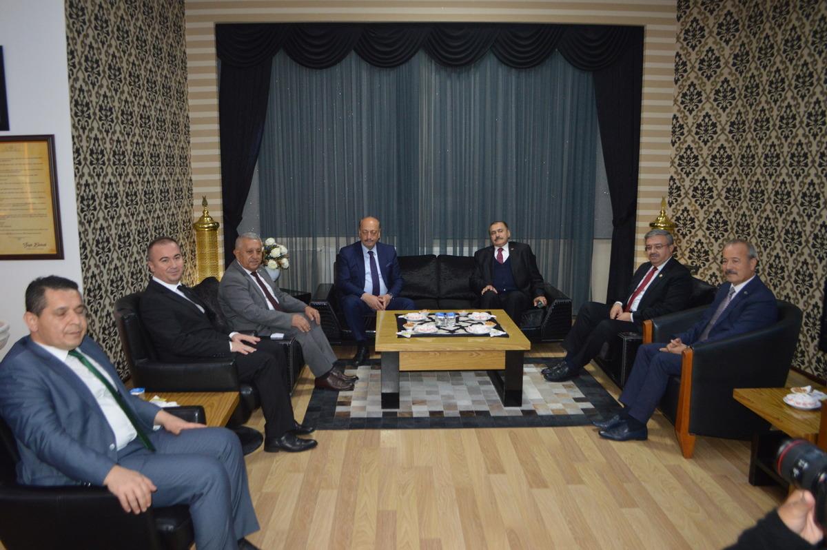 &Ccedil;alışma ve Sosyal G&uuml;venlik Bakanı Bilgin, Afyonkarahisar'da konuştu: (2)