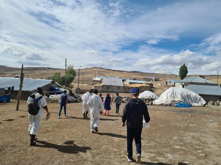 Erzurum'da Hayvan Hastanesi hizmet aracı ilçeleri gezmeye devam ediyor G4