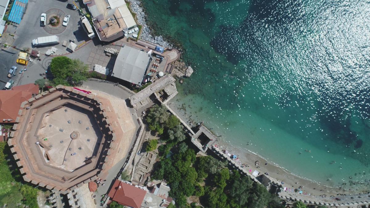 Alanya Kalesi &ouml;n&uuml;ndeki su altı kazılarında Roma d&ouml;nemine ait tersane bulundu
