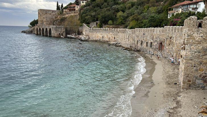Alanya Kalesi önündeki su altı kazılarında Roma dönemine ait tersane bulundu G5