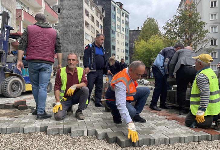 Artvin'in Borçka ilçesinde cadde ve sokaklar imece usulü yenileniyor G3