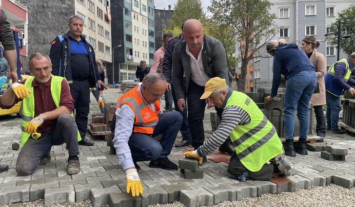 Artvin'in Borçka ilçesinde cadde ve sokaklar imece usulü yenileniyor G4