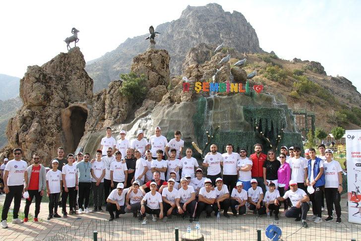 Şemdinli'de sosyal tesise dönüştürülen Efkar Dağı'nda spor etkinliği düzenlendi G3
