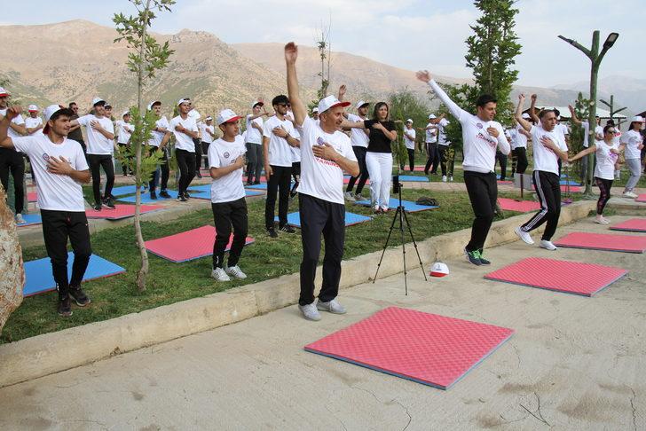 Şemdinli'de sosyal tesise dönüştürülen Efkar Dağı'nda spor etkinliği düzenlendi G4