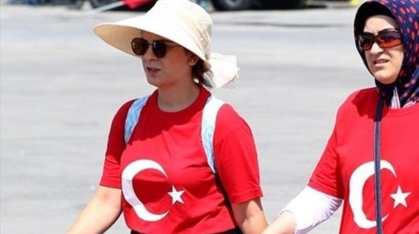 Twitter'dan demokrasi mitingi &ccedil;ağrısı