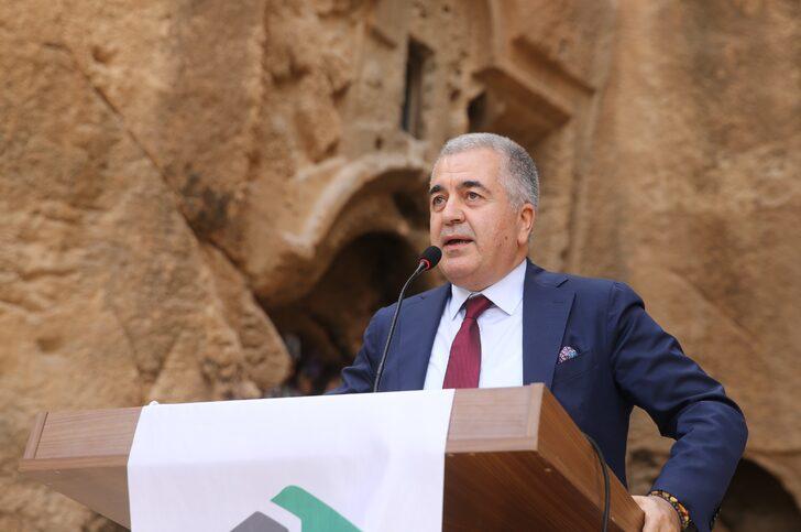 Dara Antik Kenti'nde "Taşla Dokunmuş, Sevgiyle Yoğrulmuş Mardin" defilesi yapıldı G4