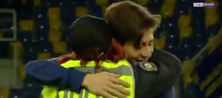 Arda Güler'den izleyenleri duygulandıran hareket! Maç öncesi polis memuruna sıkı sıkıya sarıldı! Gerçek sonradan ortaya çıktı... G3
