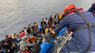 Aydın açıklarında 87 düzensiz göçmen kurtarıldı