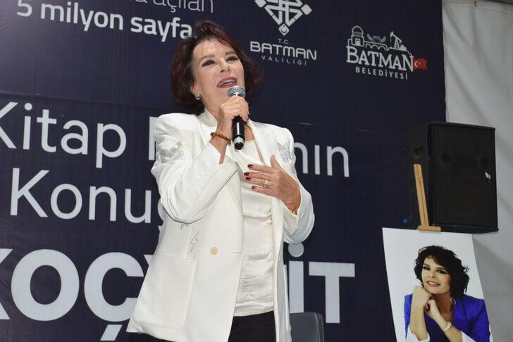 Oyuncu Hülya Koçyiğit Batmanlılarla buluştu G1