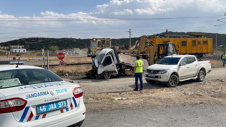 Kahramanmaraş'ta trenin çaptığı kamyonetin sürücüsü öldü G4
