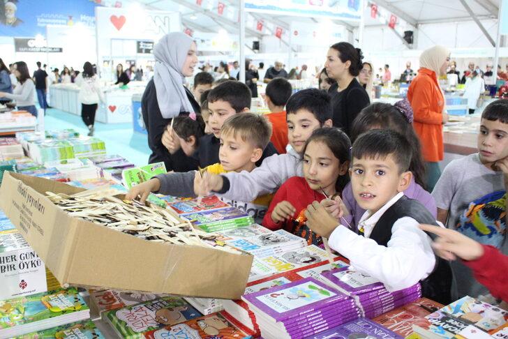 Kahramanmaraş Kitap Fuarı 4 günde 100 bin kişiyi ağırladı G4