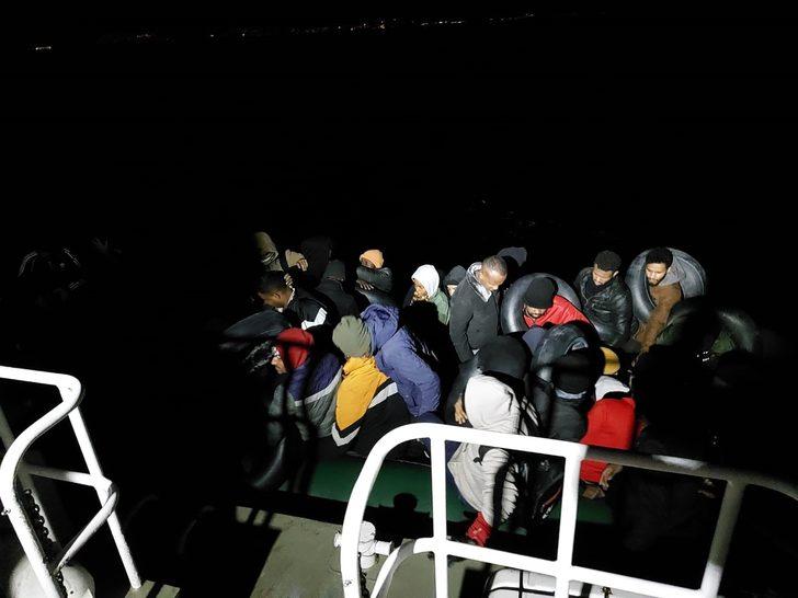 İzmir açıklarında 94 düzensiz göçmen yakalandı G1
