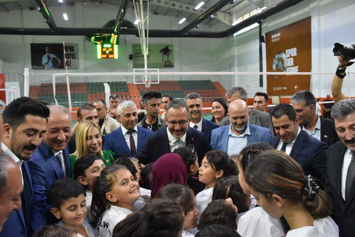 Bakan Kasapoğlu, Köyceğiz Gençlik Merkezi'nin açılışını yaptı: G5