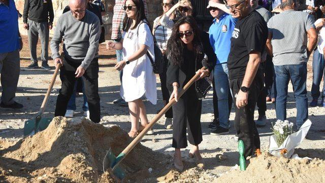 Çiçek Taksi, Cennet Mahallesi, Arka Sokaklar'da rol alan usta oyuncu Demiray Erül, Bodrum'da son yolculuğuna uğurlandı