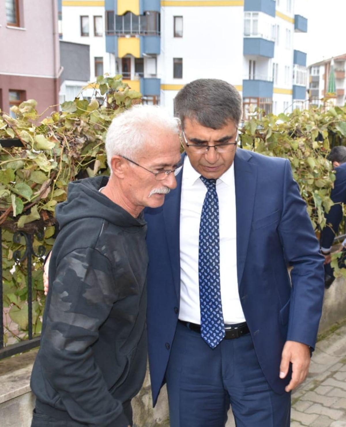 Amasra'da hayatını kaybeden Karab&uuml;kl&uuml; madencilerin evine taziye ziyareti