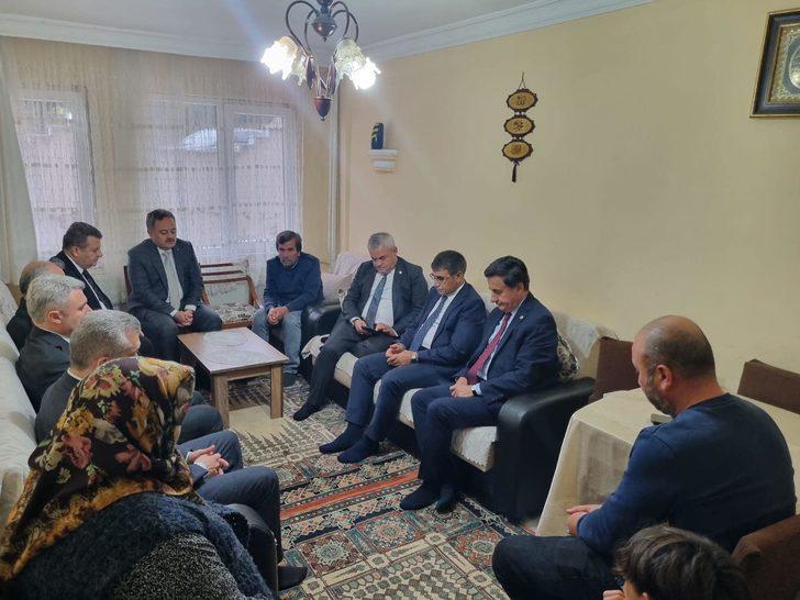Amasra'da hayatını kaybeden Karabüklü madencilerin evine taziye ziyareti G3