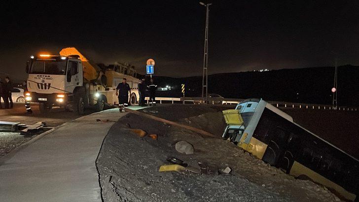 Başakşehir'de park halindeyken kayan İETT otobüsü şarampole devrildi G2