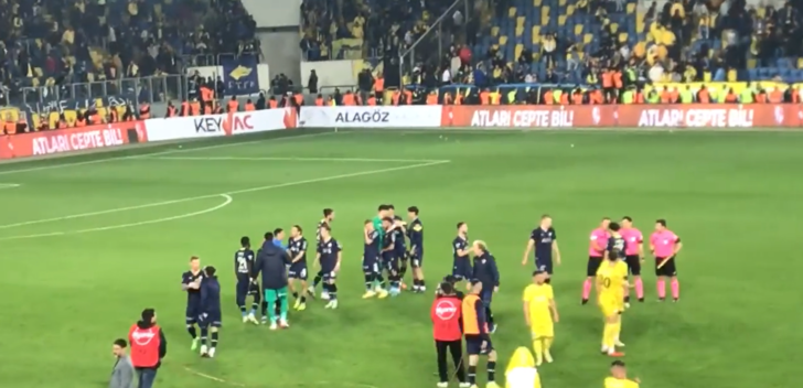 Son dakika: 'Buraya gel Batshuayi!' Fenerbahçe Teknik Direktörü Jorge Jesus, Ankaragücü maçının bitiş düdüğüyle birlikte adeta çılgına döndü! G1