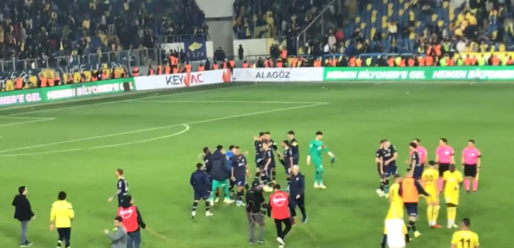 Son dakika: 'Buraya gel Batshuayi!' Fenerbahçe Teknik Direktörü Jorge Jesus, Ankaragücü maçının bitiş düdüğüyle birlikte adeta çılgına döndü! G2