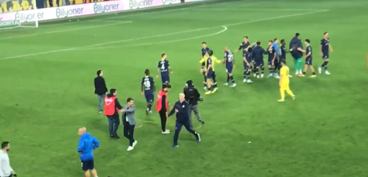 Son dakika: 'Buraya gel Batshuayi!' Fenerbahçe Teknik Direktörü Jorge Jesus, Ankaragücü maçının bitiş düdüğüyle birlikte adeta çılgına döndü! G4
