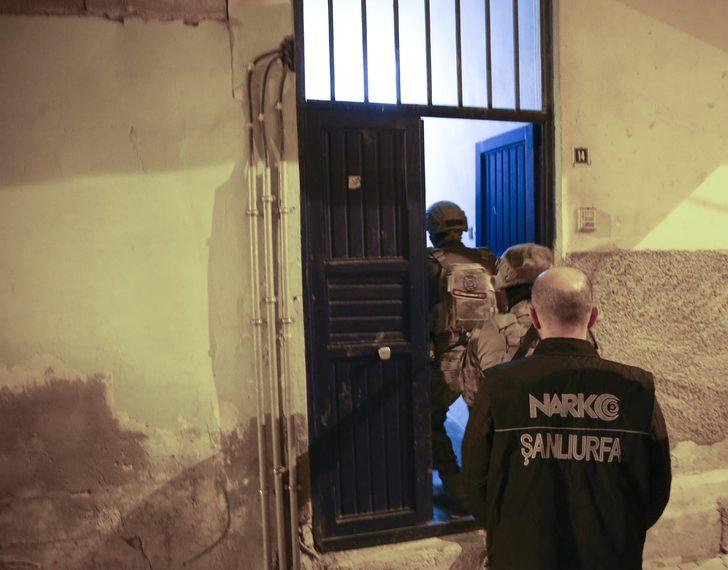 Şanlıurfa'da uyuşturucu satıcılarına şafak operasyonunda 40 zanlı yakalandı G3