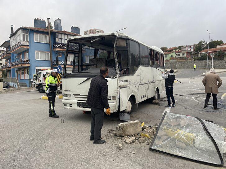 Yozgat'ta işçi servis otobüsünün devrilmesi sonucu 6 kişi yaralandı G4