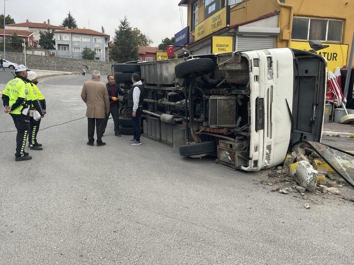 Yozgat'ta işçi servis otobüsünün devrilmesi sonucu 6 kişi yaralandı G5