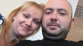 Karısını çocuğunun gözü önünde bıçakladı! Cezaevine girince süpürgeyle intihar etmeye çalıştı