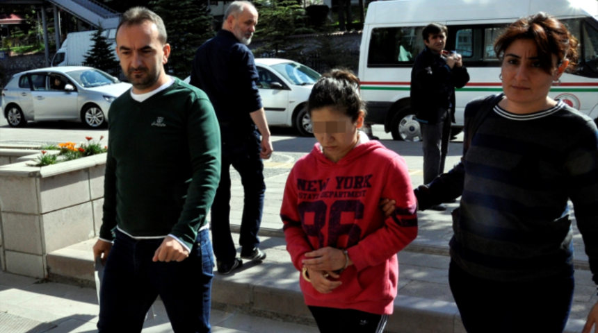 18 Günlük Bebeğini Duvardan Duvara Vurarak Öldürdü