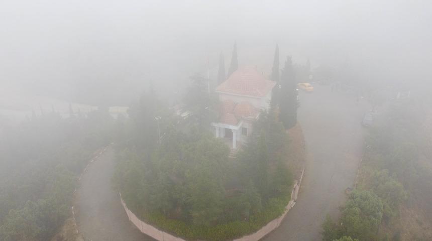 Söğüt'teki tarihi alanlarda sis etkili oldu