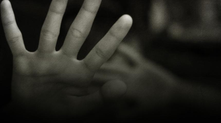 Otel odasında skandal! Otel çalışanının cinsel saldırısına uğradı... Çığlık seslerine koşup yetiştiler