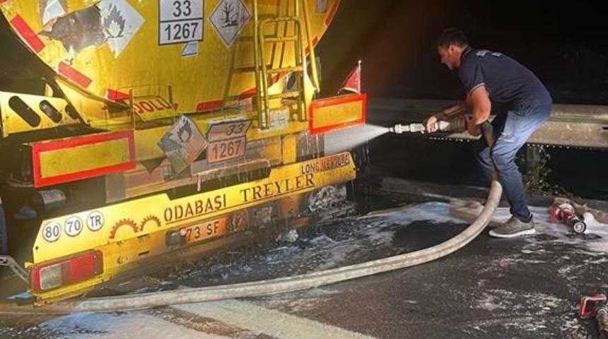 Osmaniye'de mazot yüklü tanker seyir halindeyken alev aldı