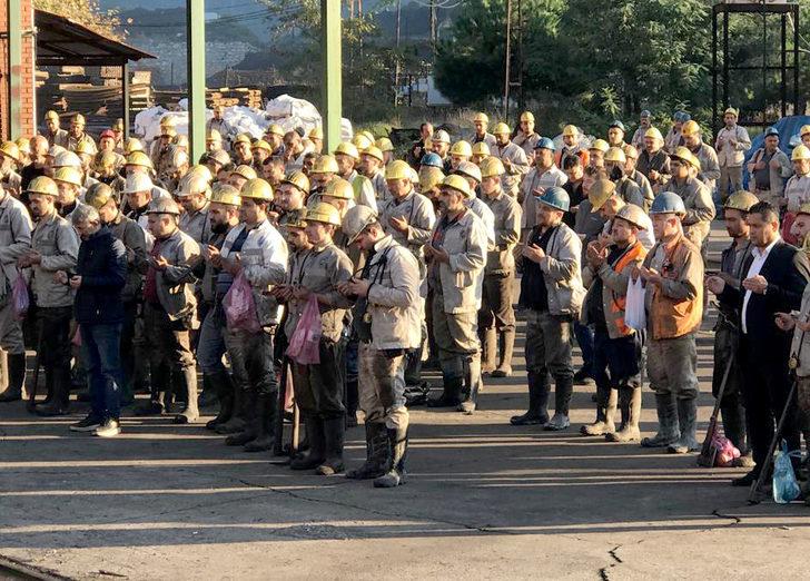 Zonguldak'taki madenciler, hayatını kaybeden meslektaşları için dua etti G4