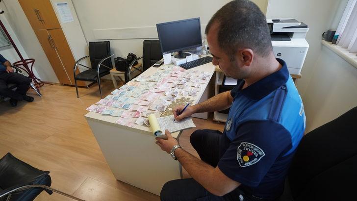 Kahramanmaraş'ta zabıta denetiminde dilencinin üzerinden 1555 lira çıktı G2