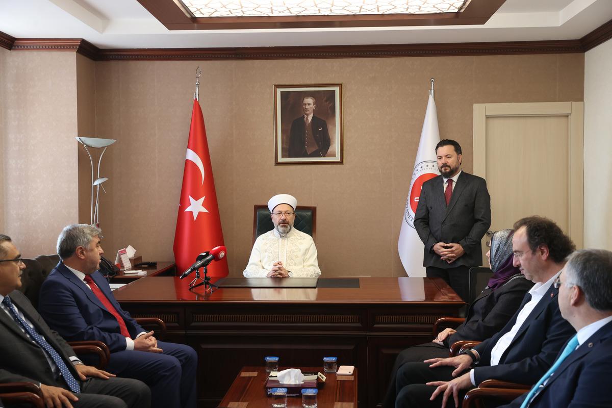 Diyanet İşleri Başkanlığında yeni atanan y&ouml;neticiler t&ouml;renle g&ouml;revlerine başladı