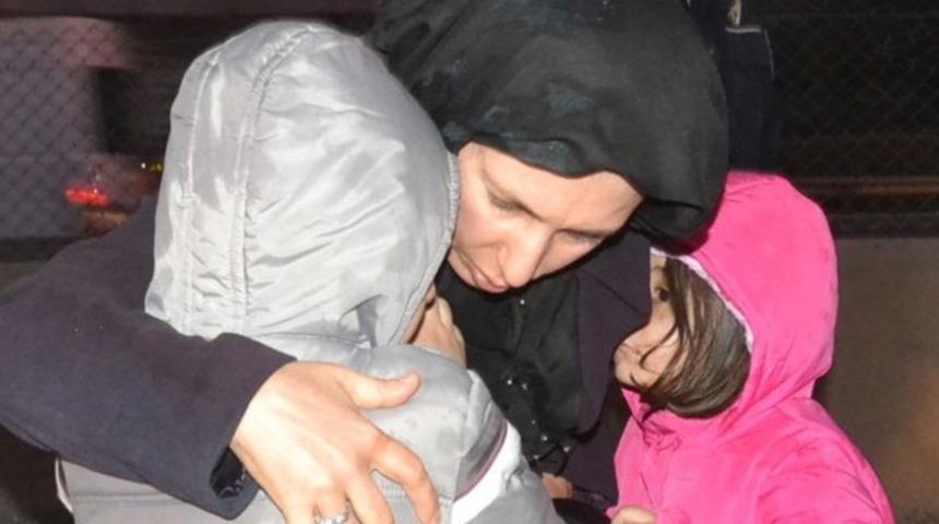 &Ccedil;ocuklar, takla atan ara&ccedil;tan yara almadan kurtuldu