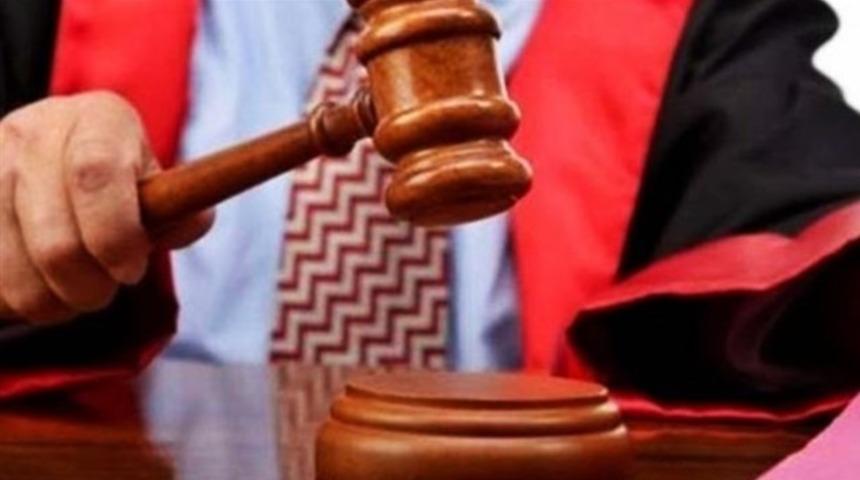 Hakim FET&Ouml;'c&uuml; albaya o fotoğrafları g&ouml;sterdi, mahkeme buz kesti