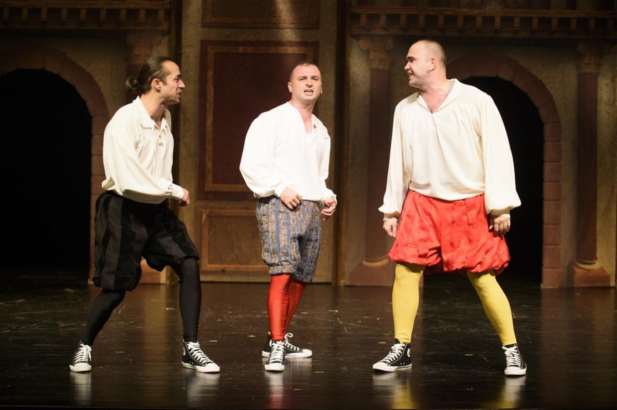 "Shakespeare'in B&uuml;t&uuml;n Oyunları" ve "Canlanan Masallar" yarın pr&ouml;miyer yapacak