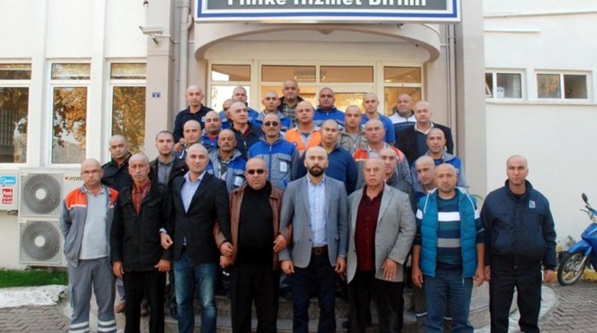 Kanser tedavisi g&ouml;ren y&ouml;neticilerine destek i&ccedil;in sa&ccedil;larını kazıttılar