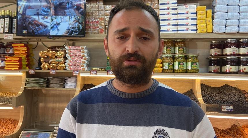 Sivas'ta dükkandan kuru yemiş hırsızlığını güvenlik kamerası kaydetti