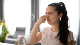 Acilen doktora gitmelisiniz: Dışkınızın inanılmaz kötü kokmasının muhtemel sebebi malabsorpsiyon sendromu olabilir!