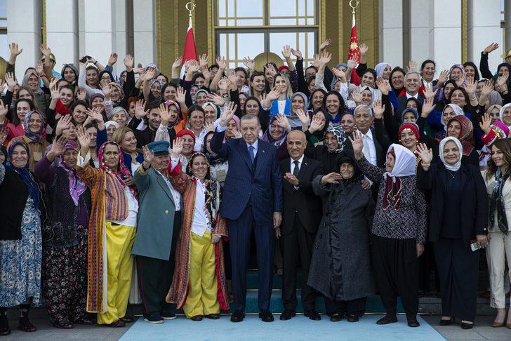 "Toprağa İz Bırakan Kadınlar Programı"nda Cumhurbaşkanı Erdoğan sürprizi G4