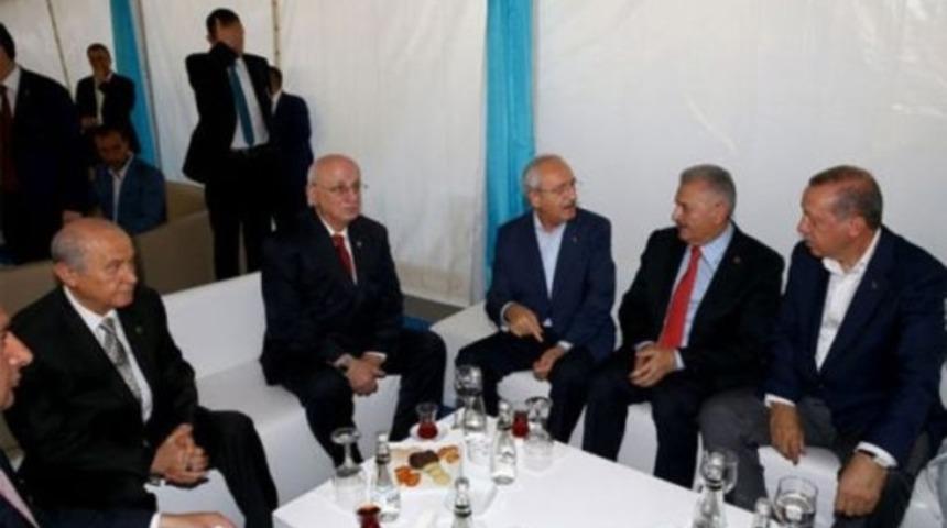 Aydınlardan 15 Temmuz bildirisi: HDP'nin dışlanması ayrımcılıktır, toplumdaki kutuplaşmaya hizmet ediyor